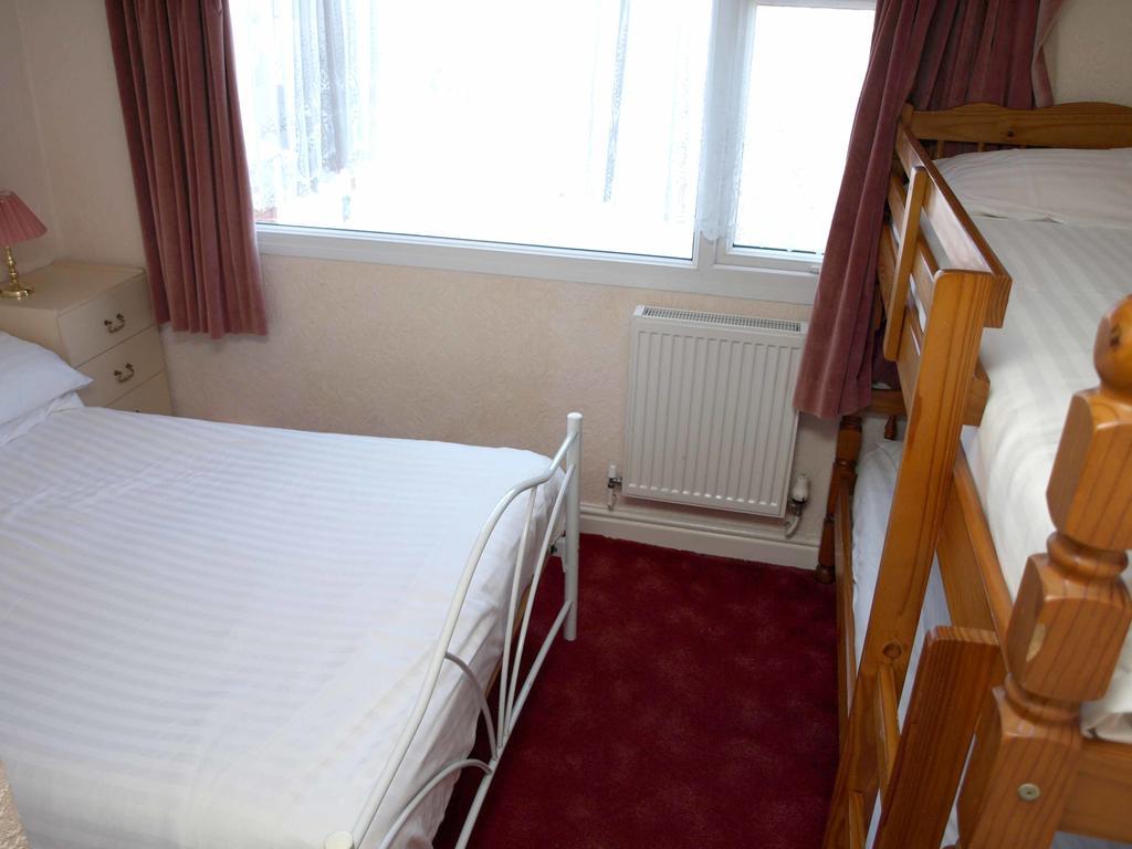 Waverley House Apartments Blackpool Room photo