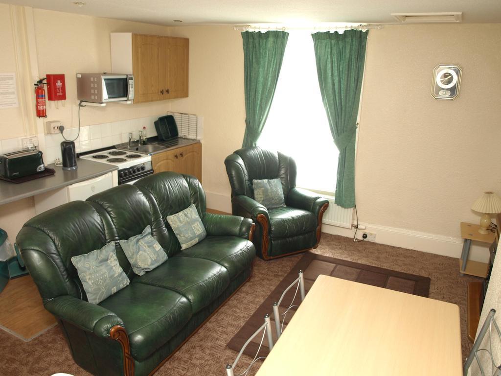 Waverley House Apartments Blackpool Room photo