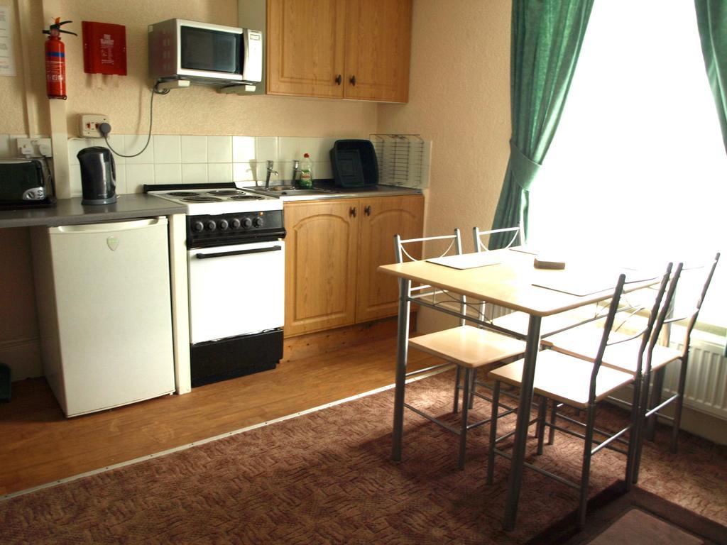 Waverley House Apartments Blackpool Room photo